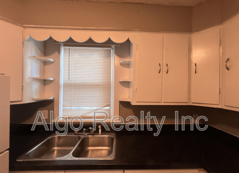 Minneapolis House: 2511 Logan Ave N