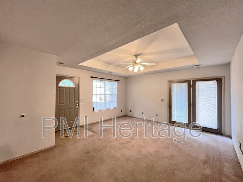 Fayetteville Condo: 886 N Daisy Ln