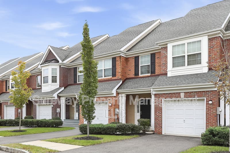 Hamilton Townhome: 9 Flagger Lane