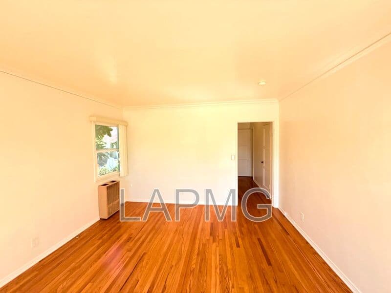 Los Angeles House: 3531 12th Avenue