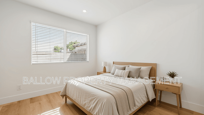 National City House: 733 E 7th Street