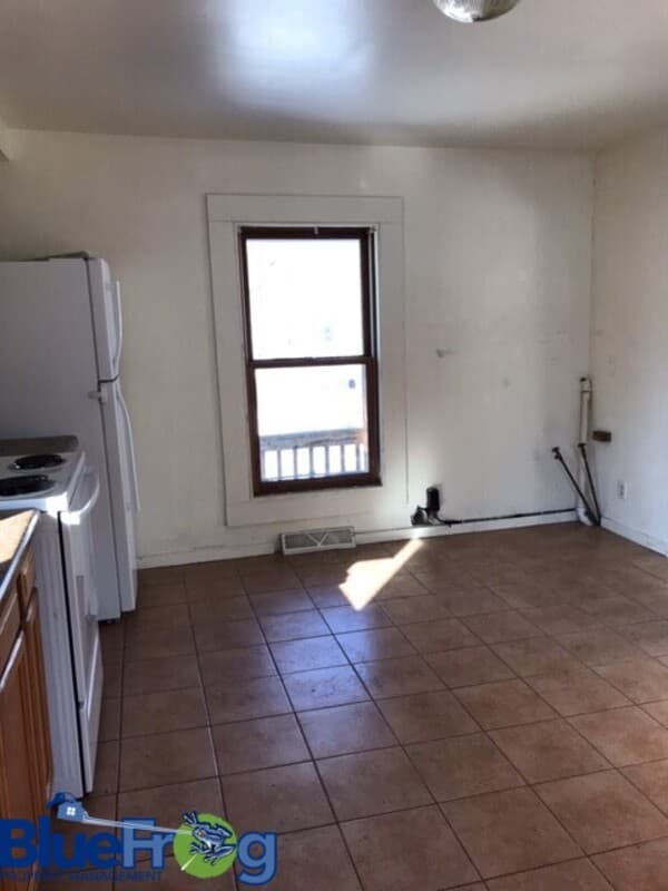 Hortonville Condo: 744 West Main Street - 744 1/2