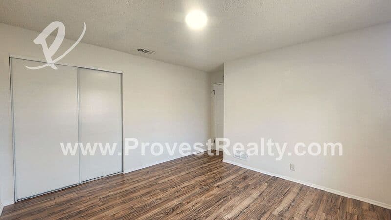 Apple Valley House: 17979 Quantico Rd