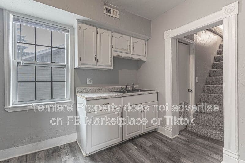 Independence Condo: 424 S Hocker Ave