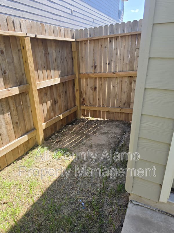 San Antonio House: 4823 Pico Pico St.