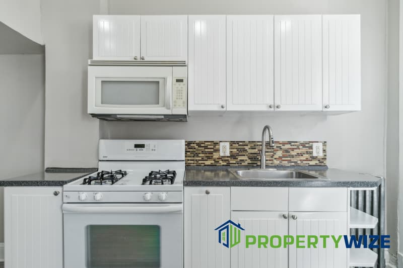 Baltimore Townhome: 3343 Avondale Avenue