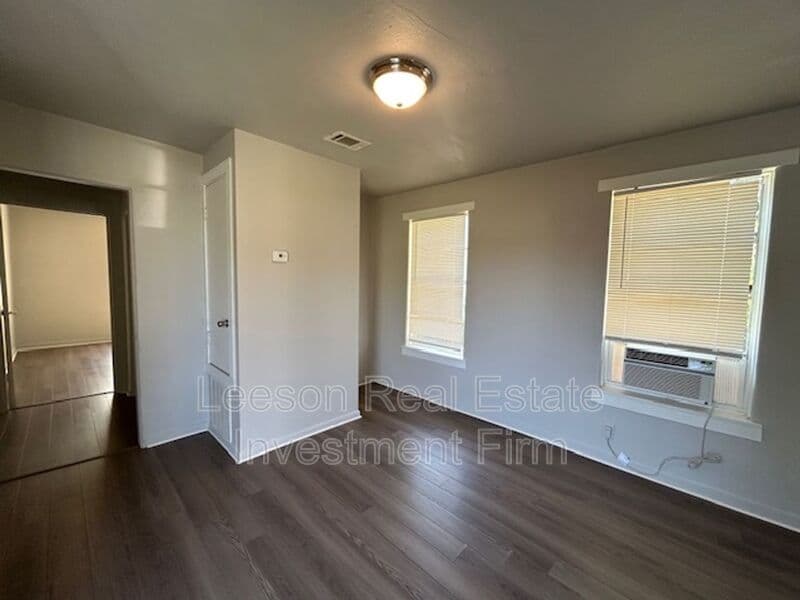Bossier City House: 2632 & 2634 Foster Street