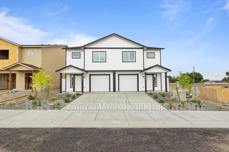 Kennewick House: 1148 N Yost St.