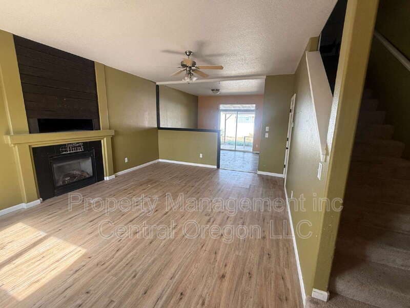 Prineville House: 1411 NW Teal Loop