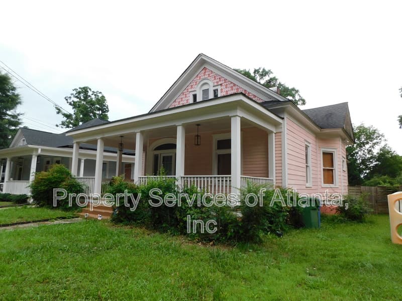 Atlanta House: 675 Grady Pl SW