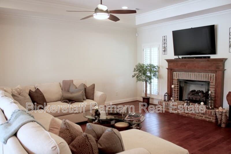 Columbus House: 7165 Bridgemill Drive