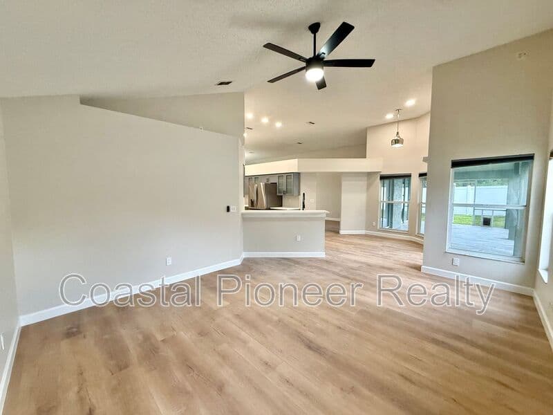Tampa House: 8902 Breland Dr