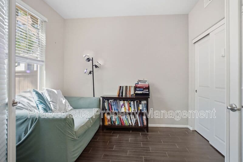 Chula Vista Townhome: 1724 Rolling Water