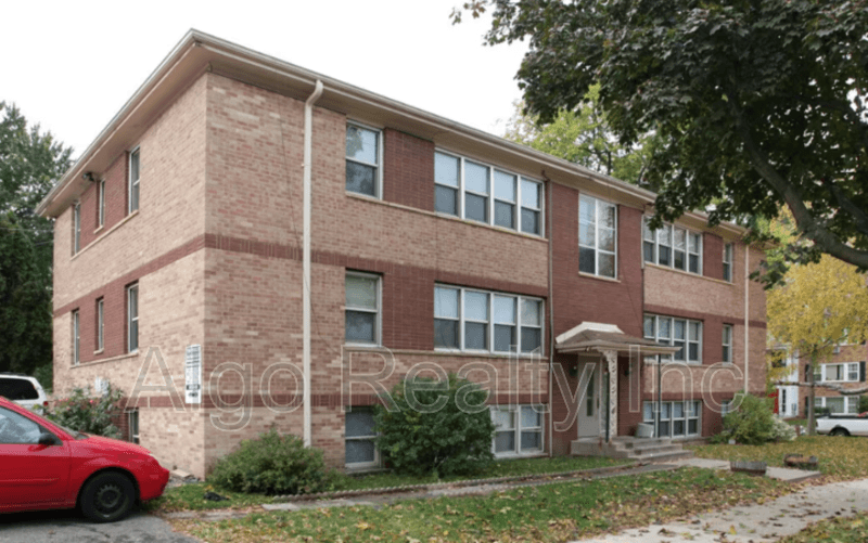 Minneapolis Condo: 2419 Plymouth Avenue North - 102