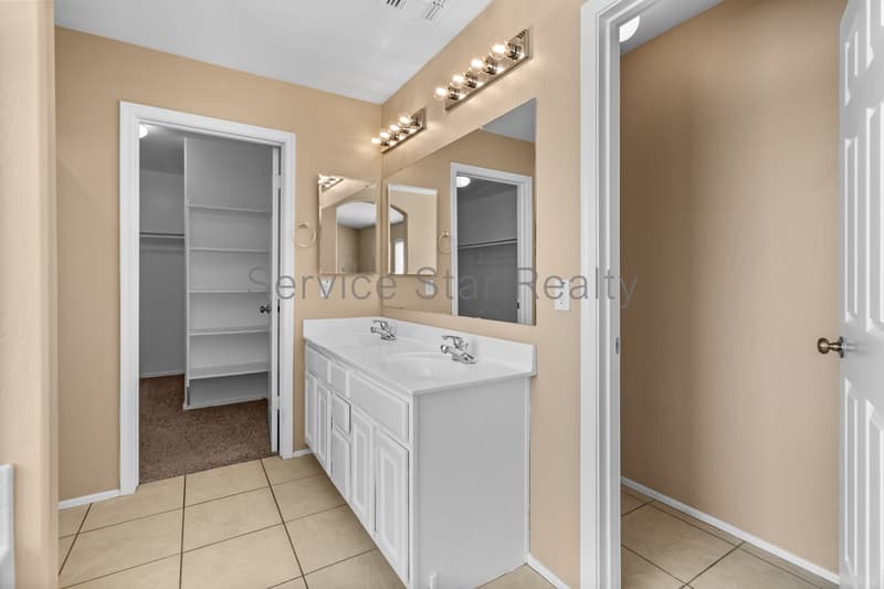 Goodyear House: 15257 W Monroe St