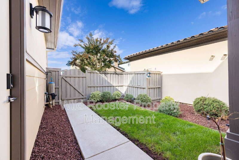 Sacramento House: 3500 Forney Way
