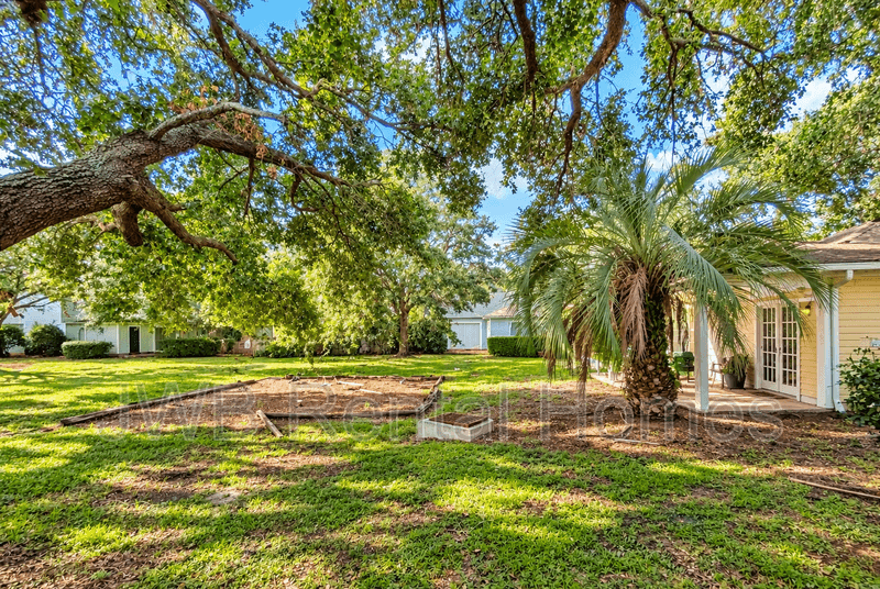 Atlantic Beach Townhome: 90 W 6th St