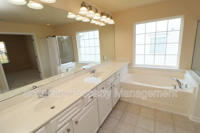 Raleigh House: 12554 Honeychurch St