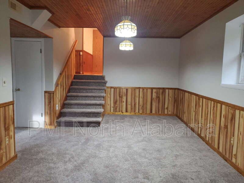 Huntsville House: 3017 Deerfield Rd NW
