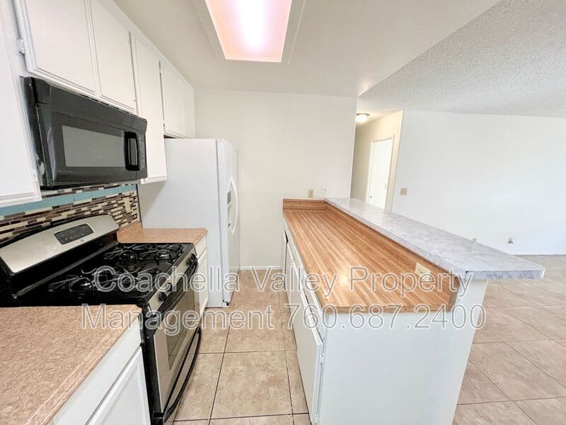 Cathedral City House: 32244 Navajo Trail