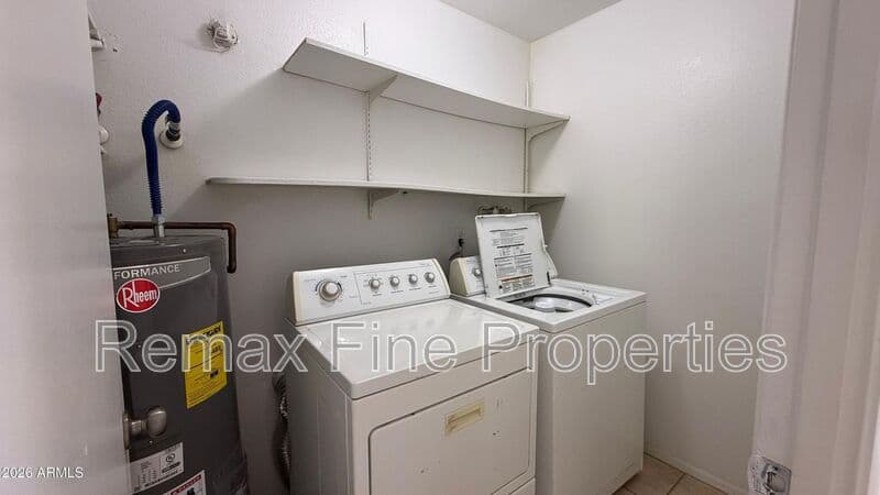 Glendale House: 5701 N 44th Avenue