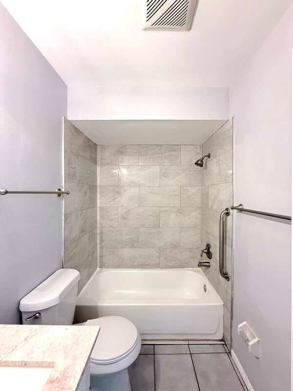 Largo Condo: 3716 137th Avenue North - B