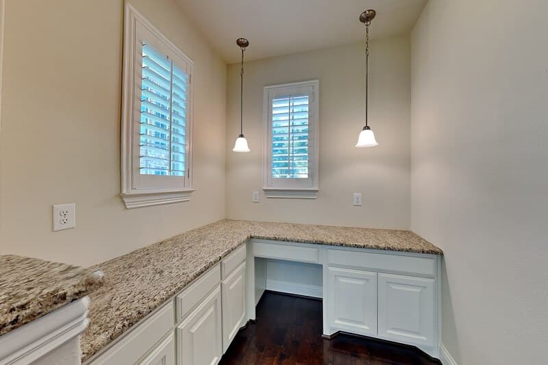 Garland House: 3006 Knightsbridge Ln