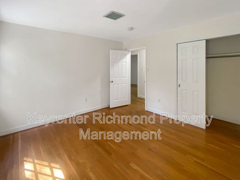 Chesterfield House: 9310 Redbridge Road