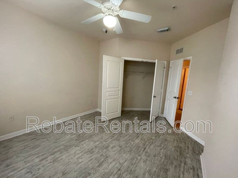 Jacksonville Condo: 8290 Gate Parkway