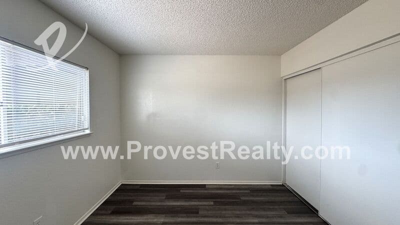 Apple Valley House: 13191 Kiowa Rd