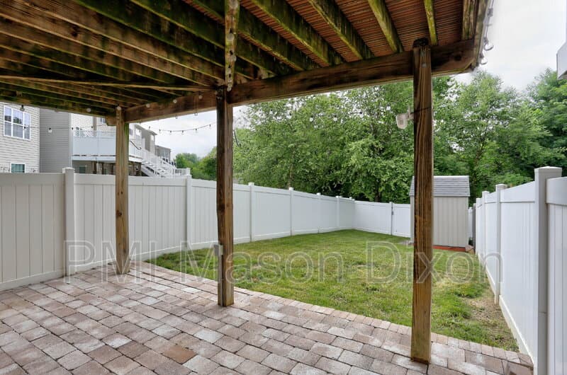 Baltimore House: 8434 Stansbury Lake Drive