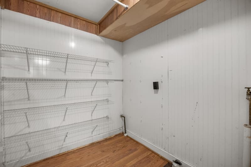 Chesapeake House: 1204 Fontana Avenue