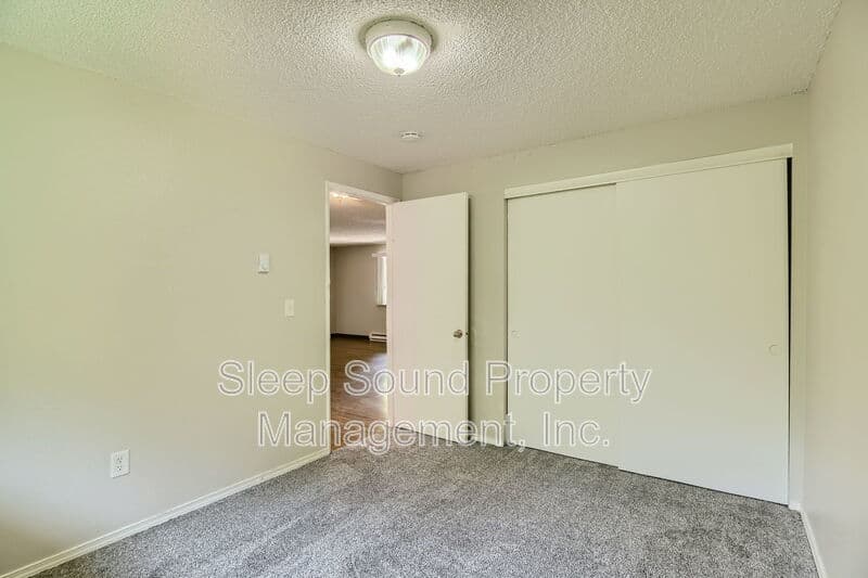 Oregon City Condo: 691 Molalla Avenue