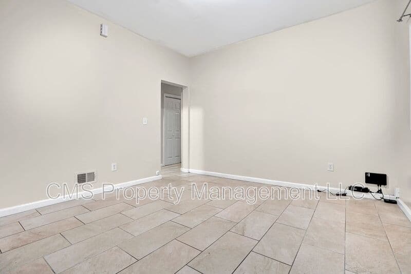Newark Condo: 142-144 Seymour Ave