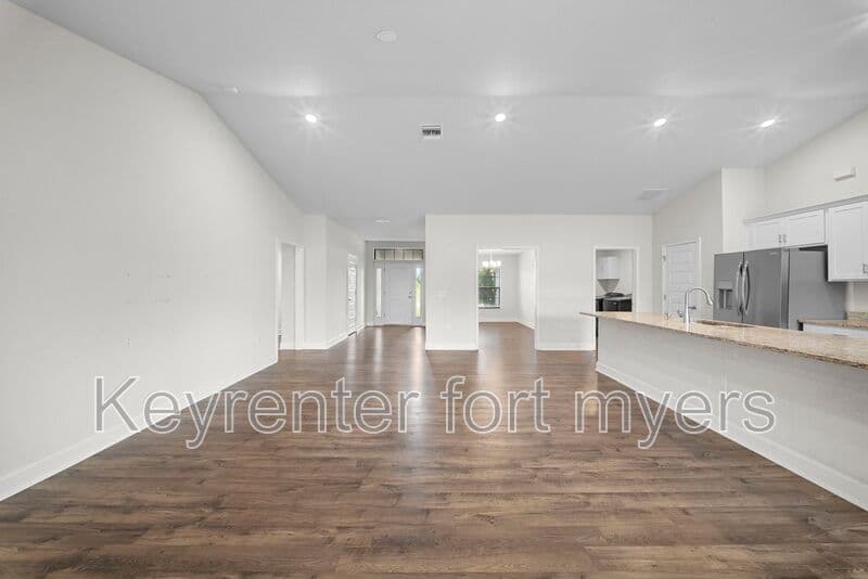 Lehigh Acres House: 490 Windermere Dr