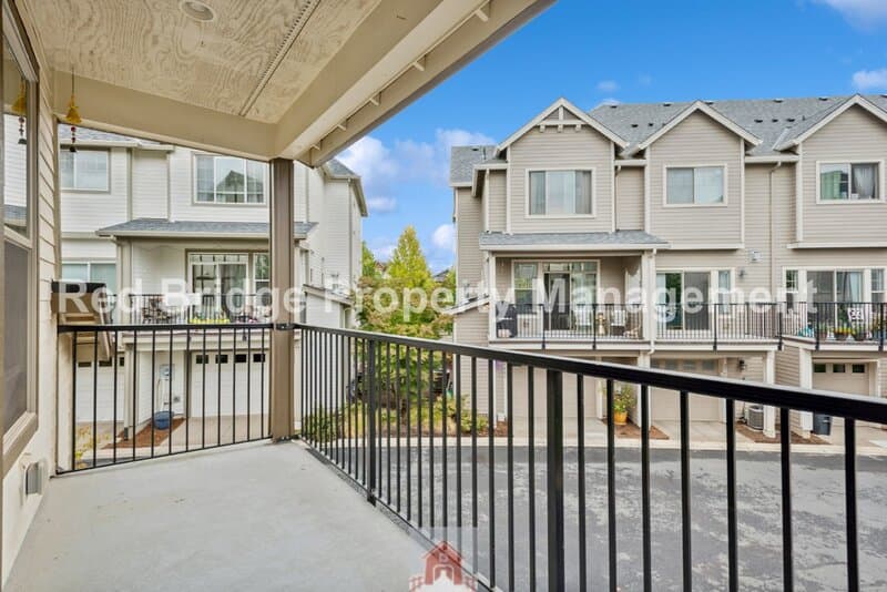 Wilsonville Townhome: 28520 SW Paris Ave