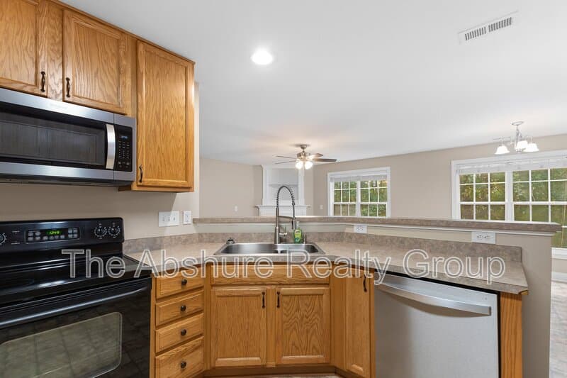 Holly Springs House: 517 Texanna Way