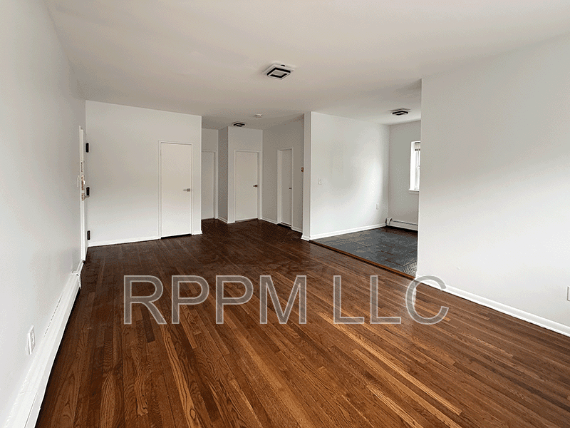 Belleville Condo: 109 William St #4