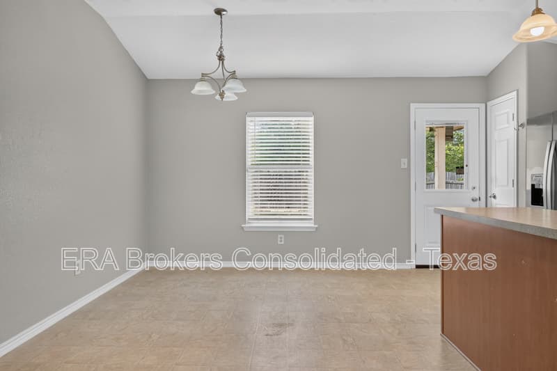 San Antonio House: 5938 Southern Knoll