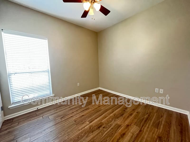 Gonzales House: 40357 Creekway Cove Ct