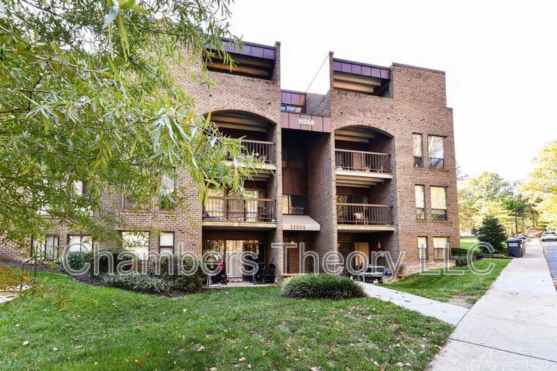 Reston Condo: 11244 Chestnut Grove Sq.