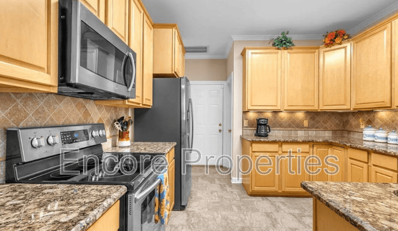 Holly Springs House: 232 Dutch Hill Road