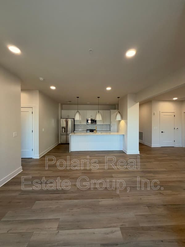 Carmel Condo: 925 Veterans Way
