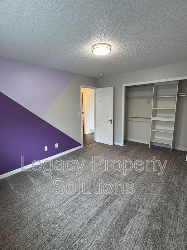 Mandan House: 3721 48th Street NW