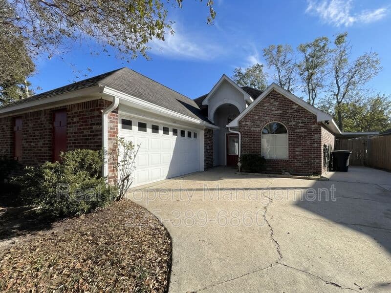 Baton Rouge House: 16346 Somersby Ave.