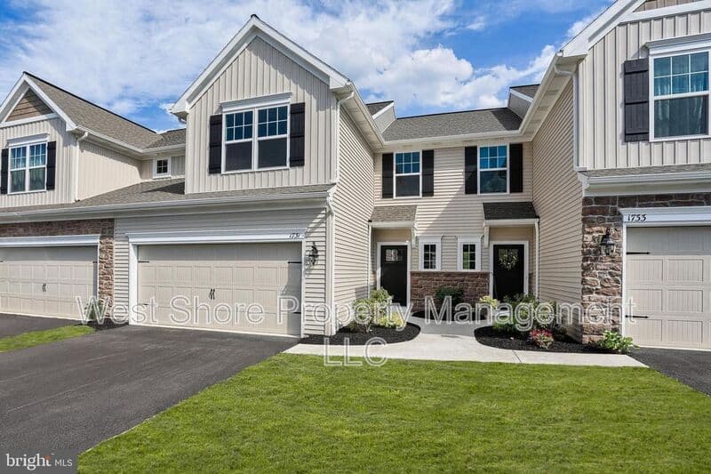 Mechanicsburg House: 1679 Haralson Drive