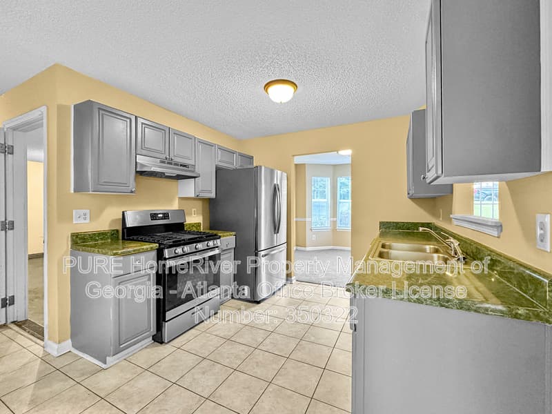 Jonesboro House: 10761 Tara Village Way