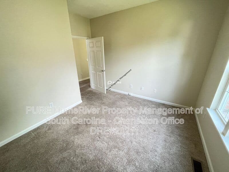 Ladson House: 180 Ponderosa Dr