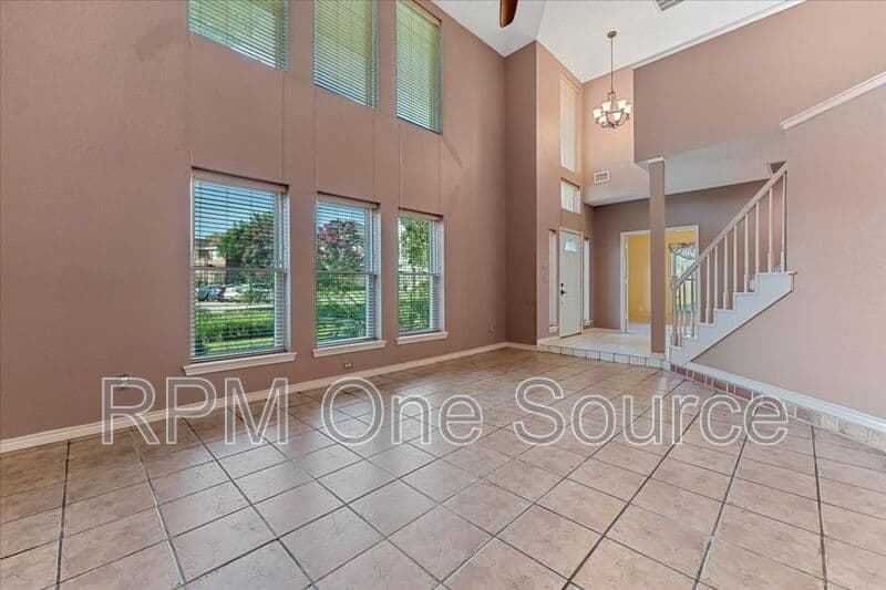 Plano House: 6752 Macintosh Drive