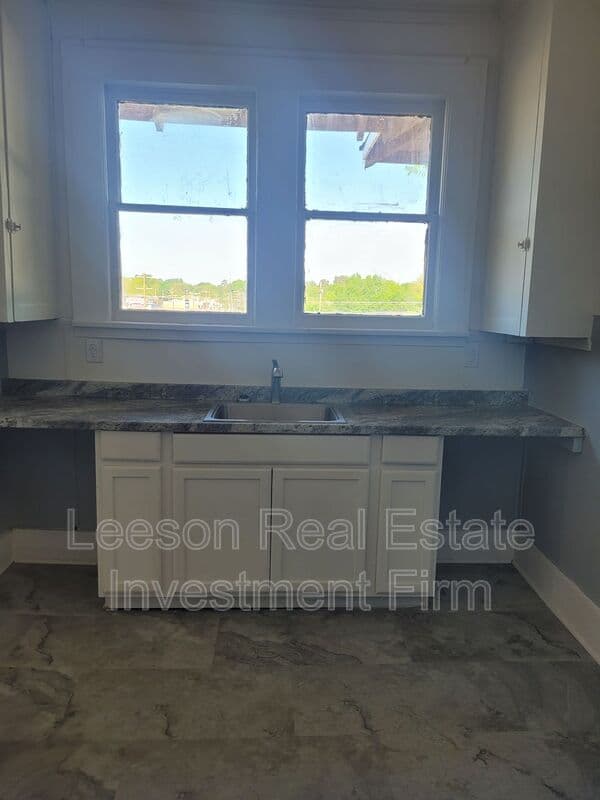 Shreveport House: 310 1/2 Kings Highway